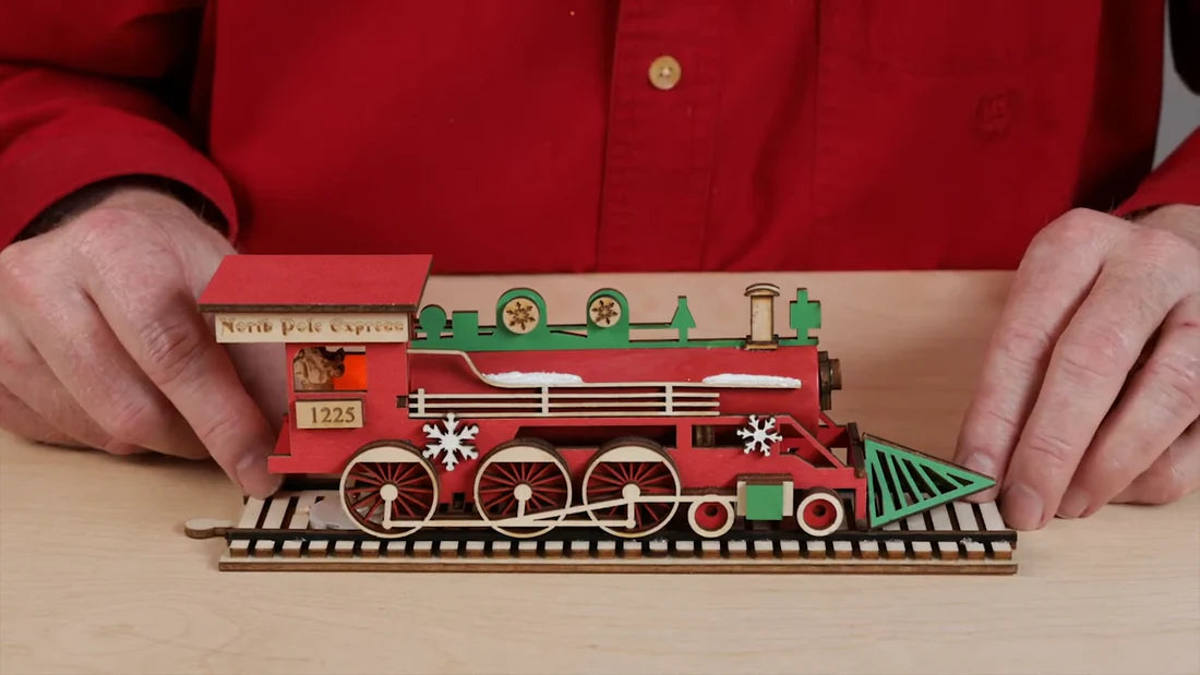 Old World Christmas: Santa's North Pole Express Engine