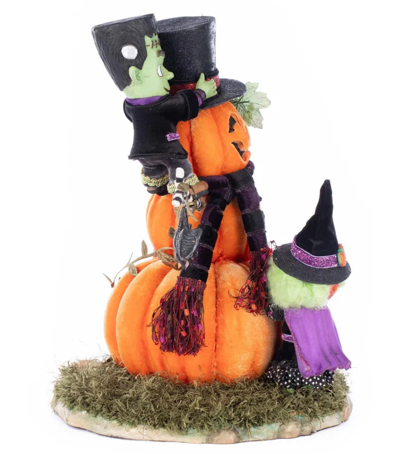 Katherine's Collection: Ghouls Building Pumpkin Man
