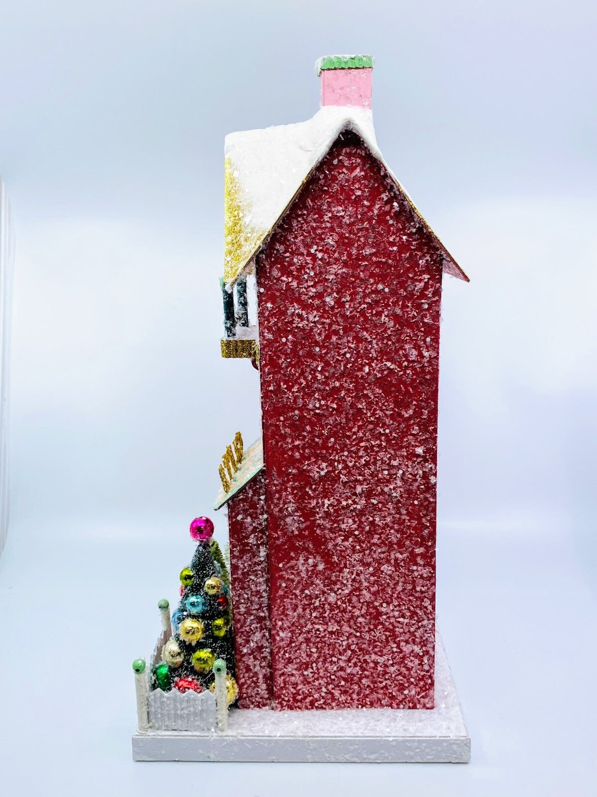 Cody Foster Christmas Light Up Glitter House, Christmas Gift Shop Item#  HOU-351