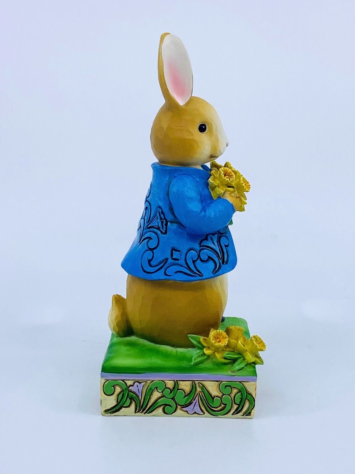 Enesco Jim Shore Heartwood Creek Peter Rabbit w/Daffodils "Delightful Daffodils"