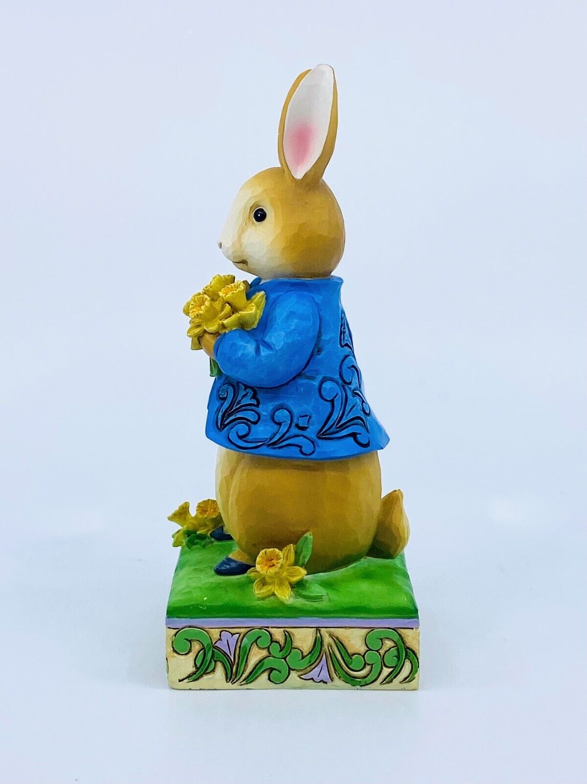 Enesco Jim Shore Heartwood Creek Peter Rabbit w/Daffodils "Delightful Daffodils"