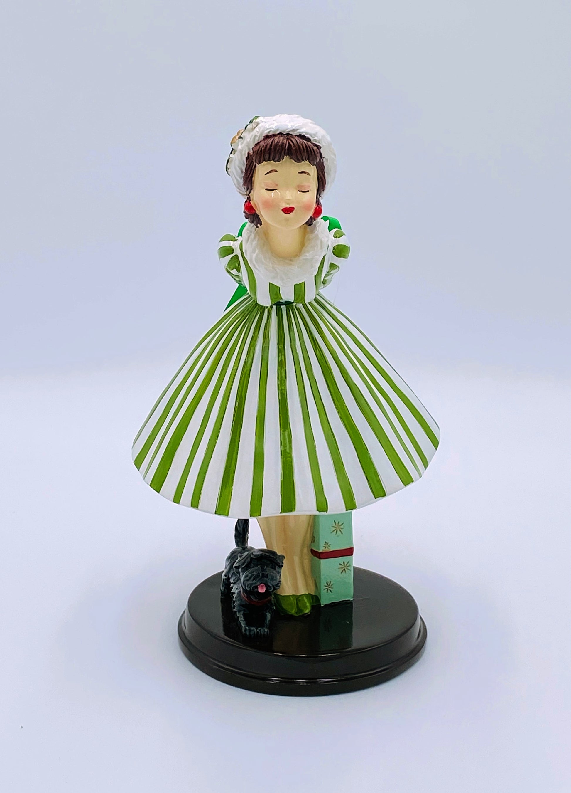 December Diamonds: Retro Christmas Girl Kissing