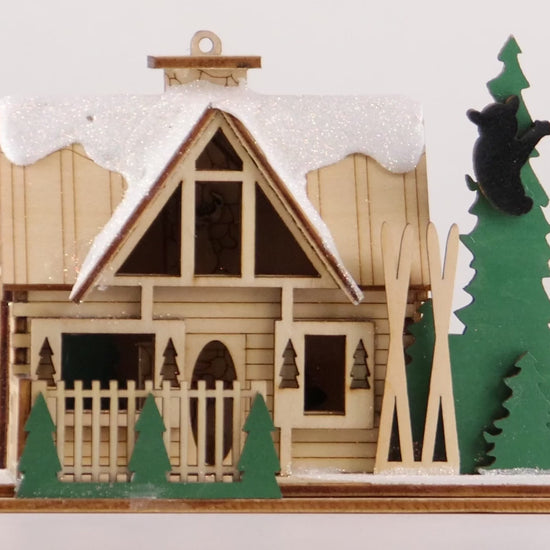 Old World Christmas: Santa's Ski Lodge